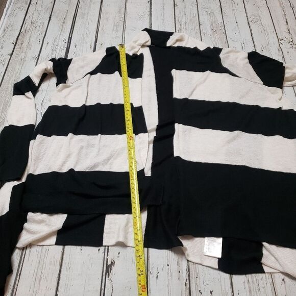 H&M Black and White Striped Cardigan - Picture 8 of 8